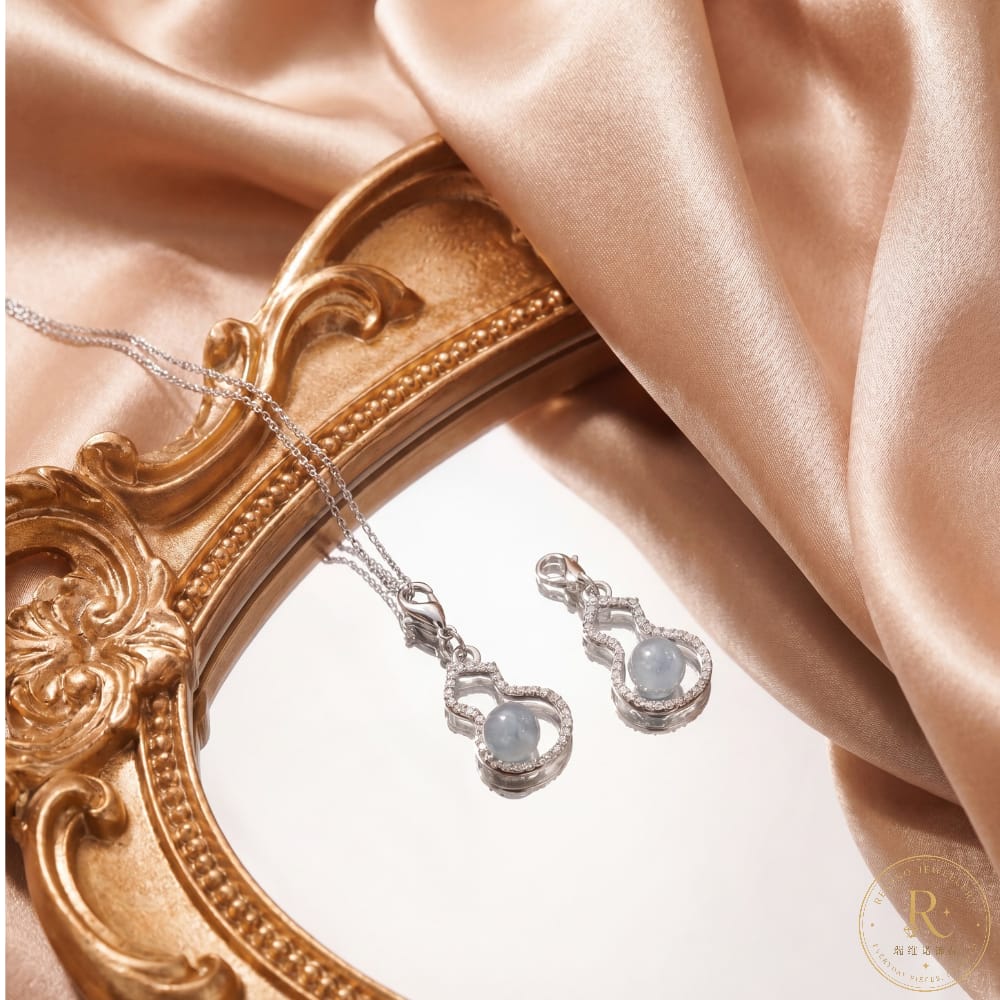 Grey Moonstone Gourd Necklace