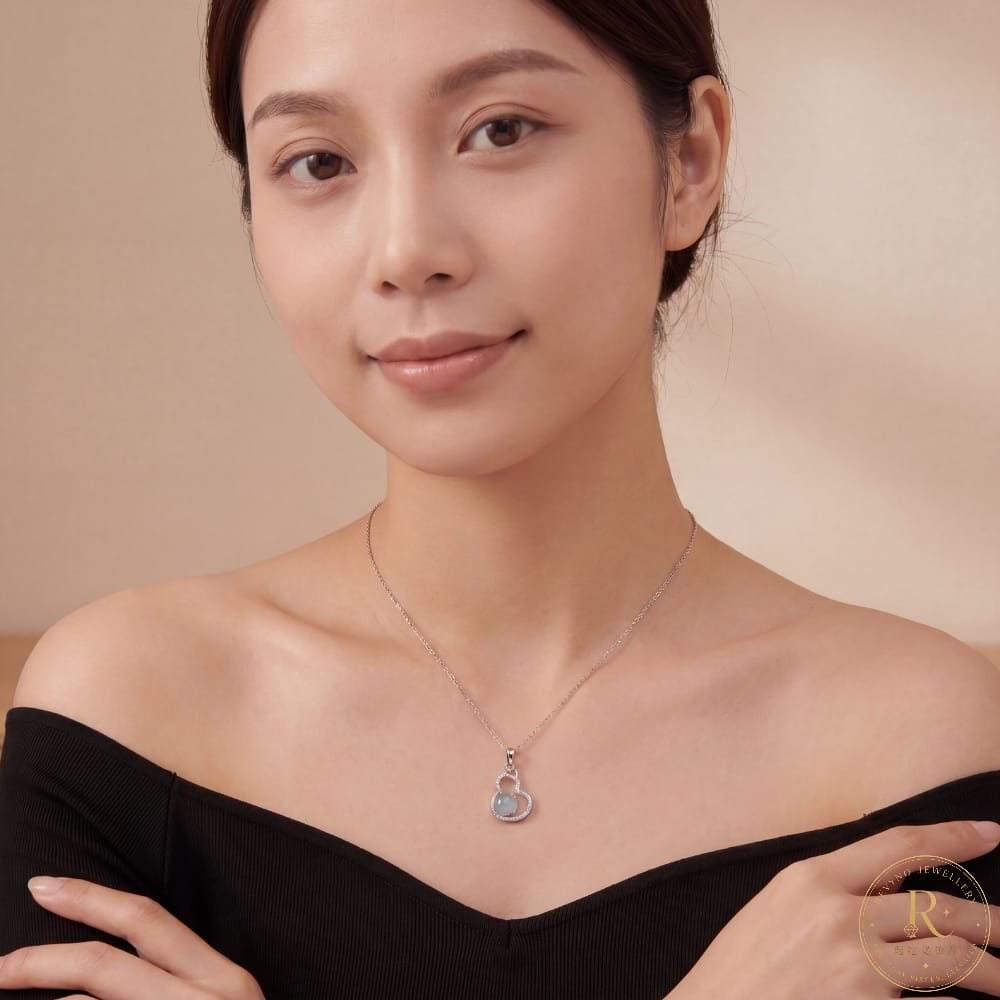 Grey Moonstone Gourd Necklace