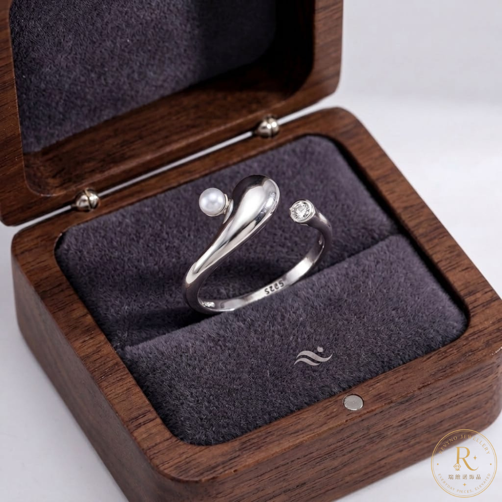 Elegant Pearl Wave Ring