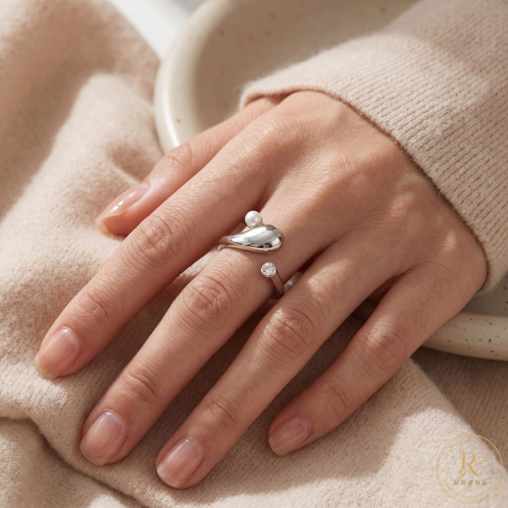 Elegant Pearl Wave Ring