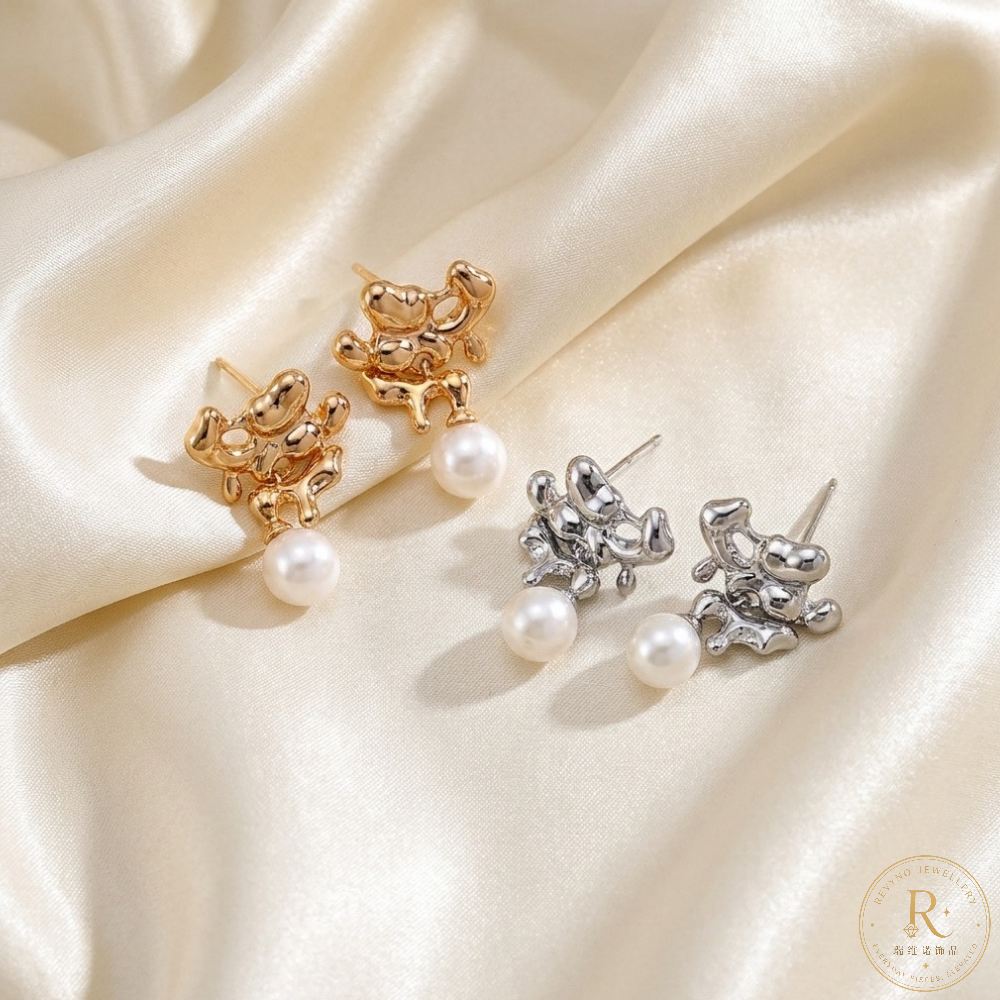 Fluid Pearl Stud Earrings