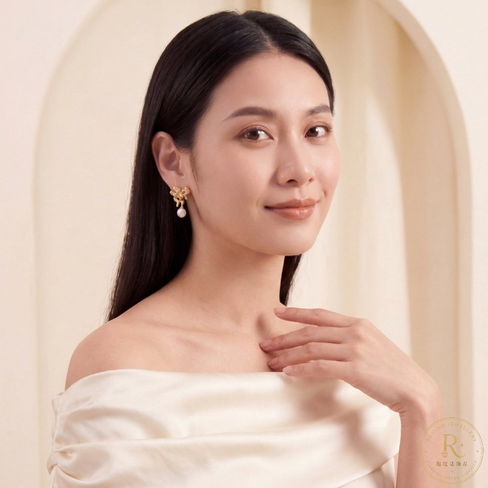 Fluid Pearl Stud Earrings