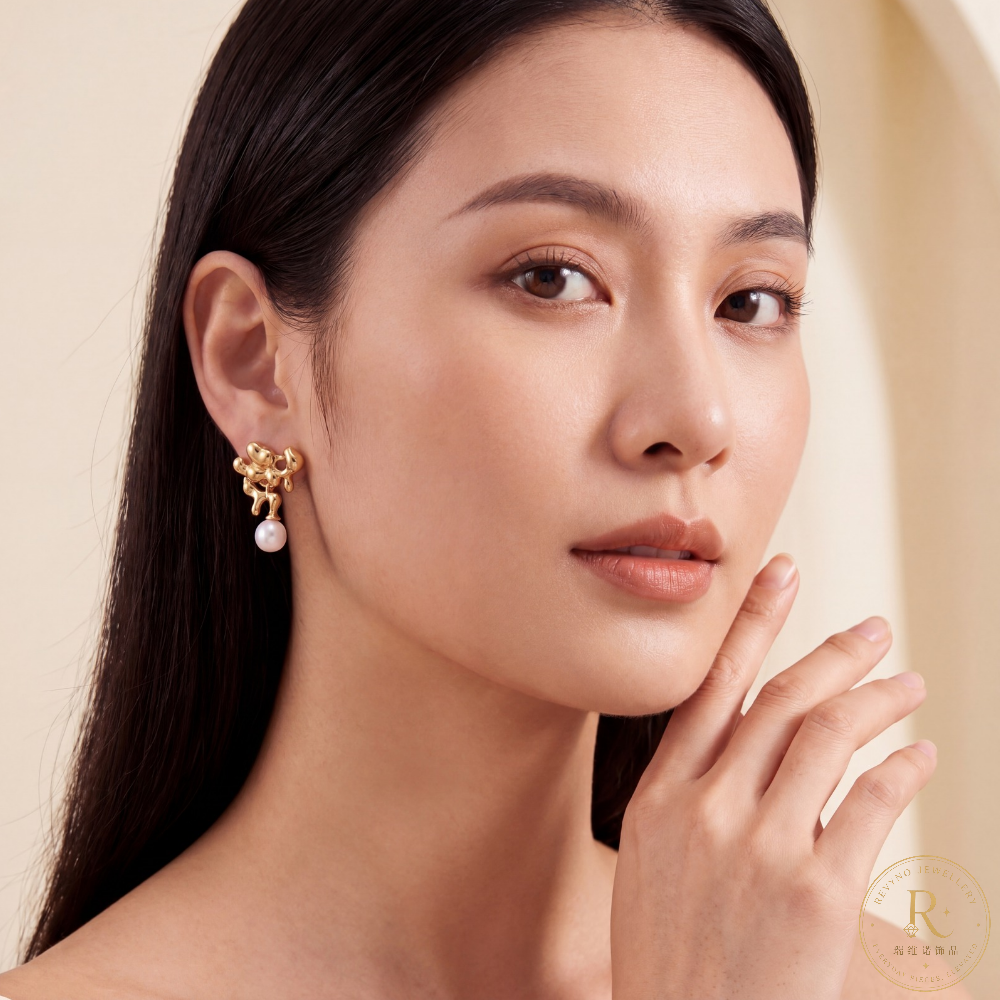 Fluid Pearl Stud Earrings